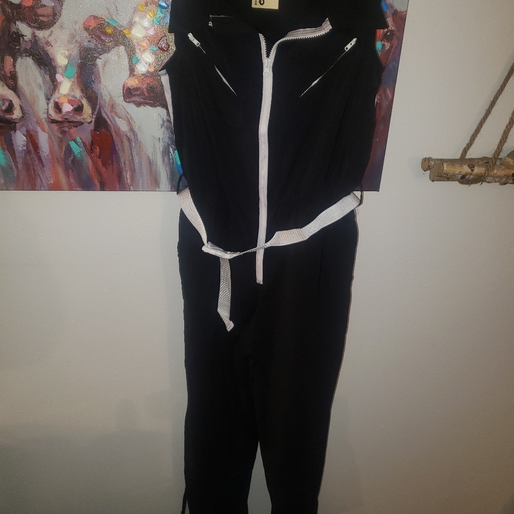 UNIQ jumpsuit  size s*(mall